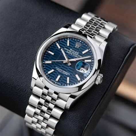 rolex blauw met zilver|blue Rolex bezel.